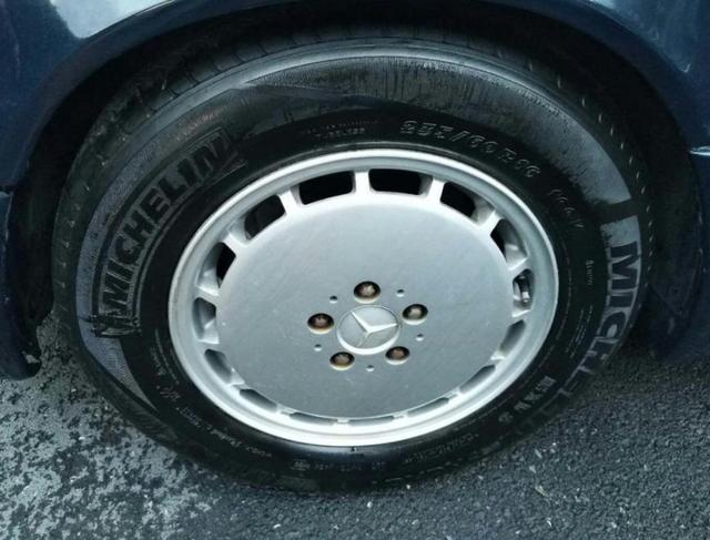 90年代奔驰s600街头,中国豪华警车奔驰s600