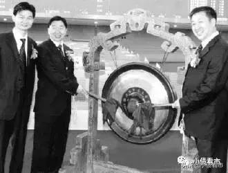 太难了！“中国袜王”陷入经营困境，翁氏三兄弟从小货郎到首富