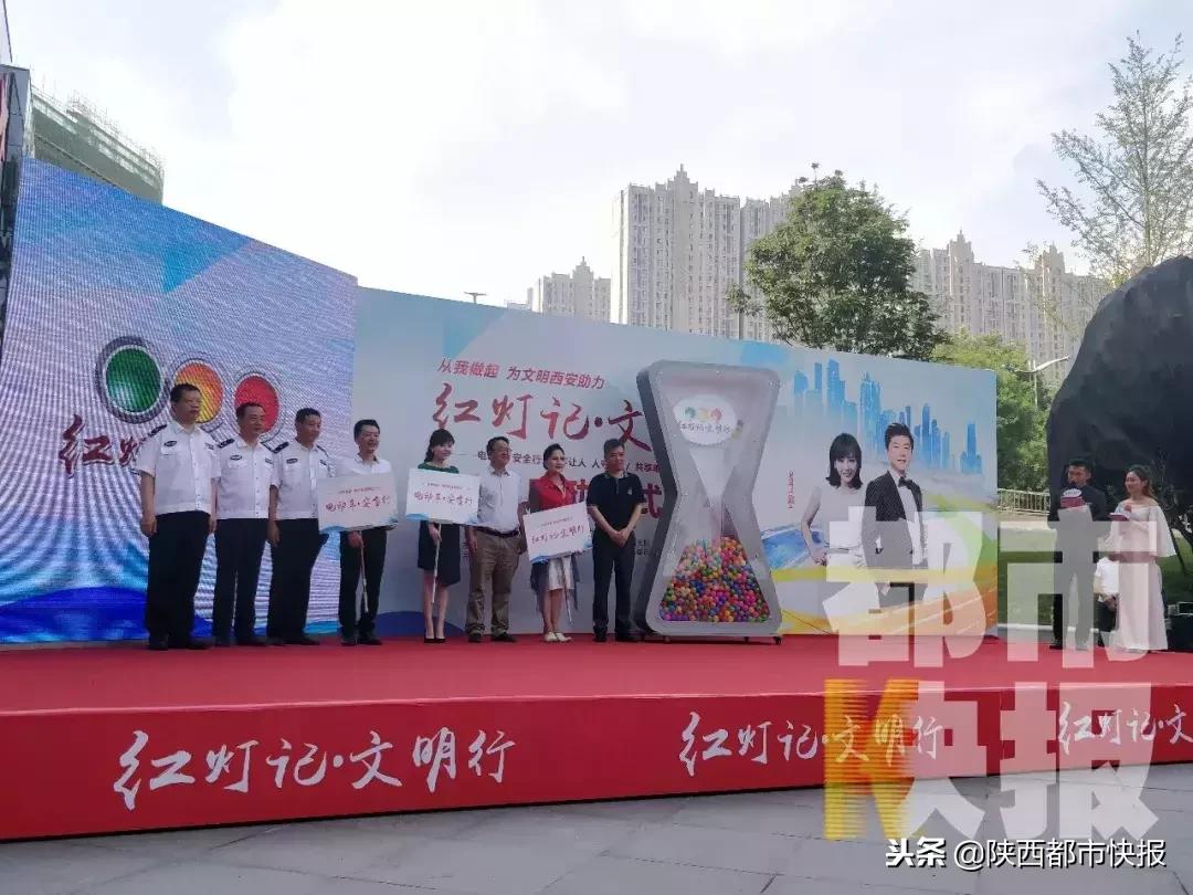 快递小哥被停职会被开除吗,快递小哥被罚200