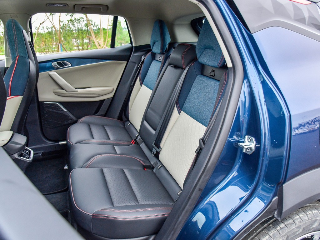 领克05phev和领克06phev哪款最好,2021领克06落地价14万