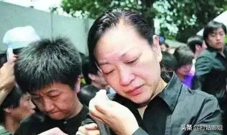 罗京逝世12年爱妻改嫁富商,罗京去世8年儿子现今这样