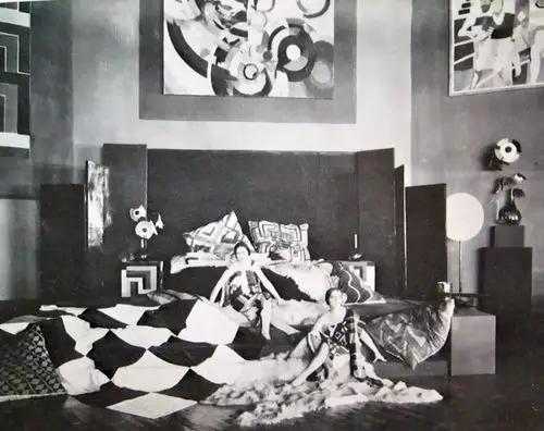 她亲眼看着自己的画作挂进卢浮宫,这位“时尚先锋”不输香奈儿