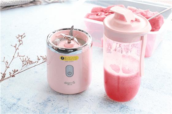 德尔玛随身果汁机按三下没反应,德尔玛随身果汁机的使用方法