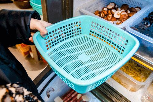 真的假的？万达清冷的夜市中，竟藏着踩点也要去吃的砂锅麻辣烫…