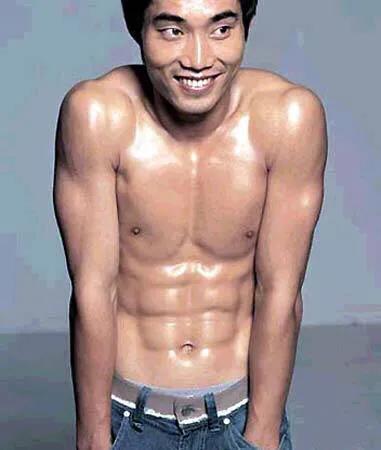 国足身材跟游泳队身材,国足身材好不好