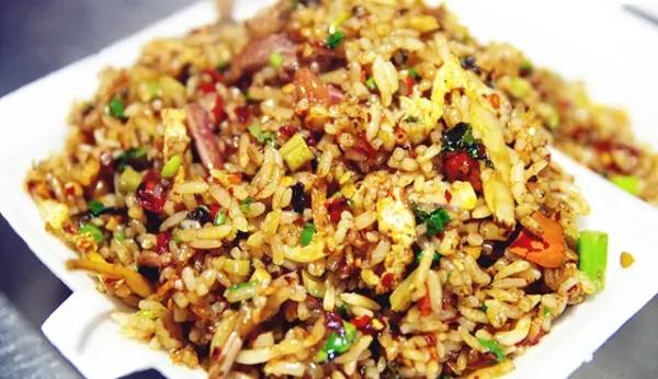 新手摆地摊做什么小吃比较好,摆地摊小吃什么最火最好吃赚钱