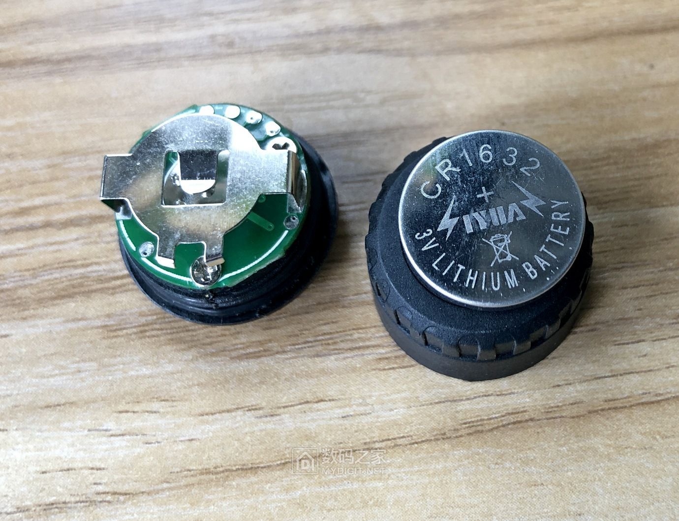 太阳能胎压监测器拆机,太阳能两用进口胎压监测器