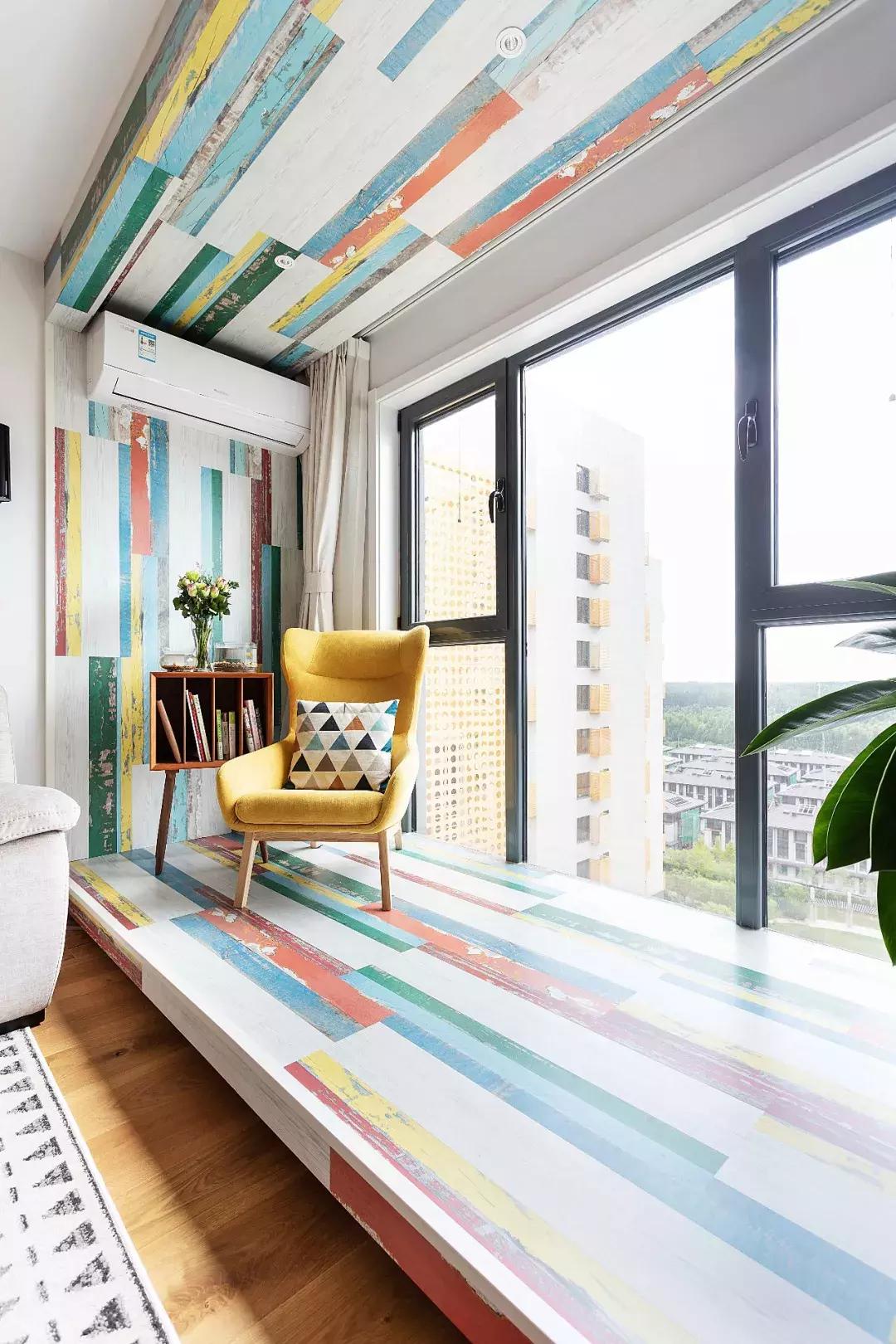 手绘墙画树北欧风,北欧风客厅手绘墙