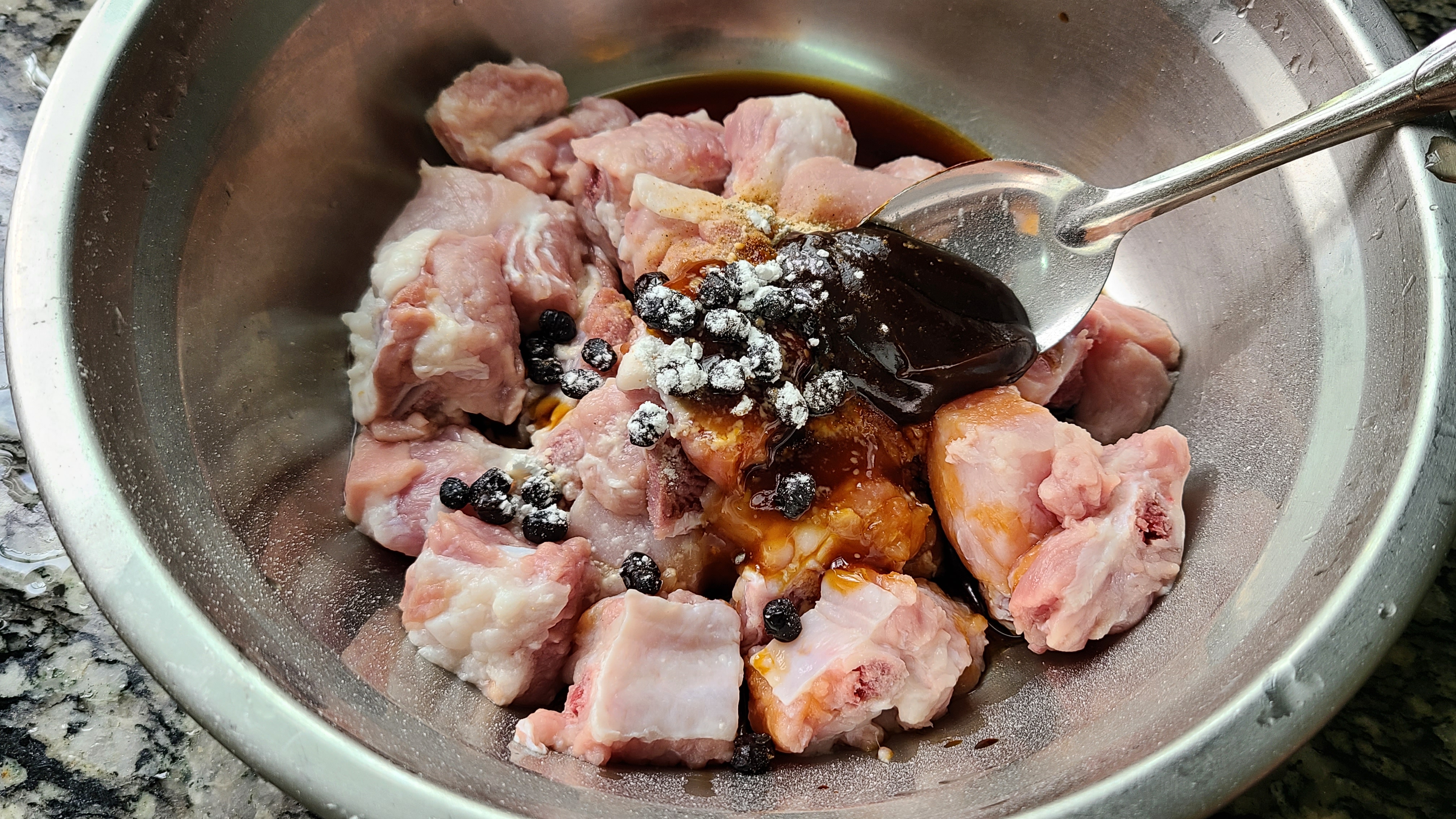 排骨广东人的做法,广东人焖猪排骨最正宗做法