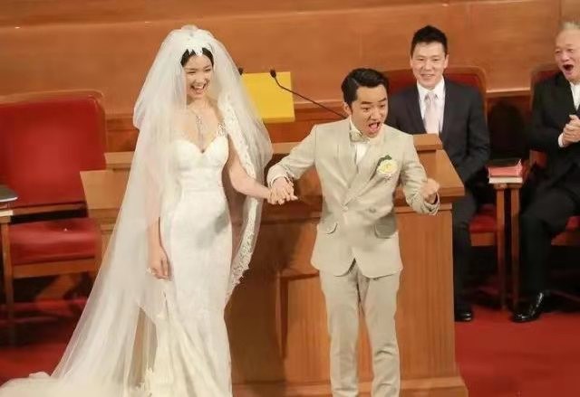 费尽心思追到的高颜值女友,王祖蓝是怎么出名的