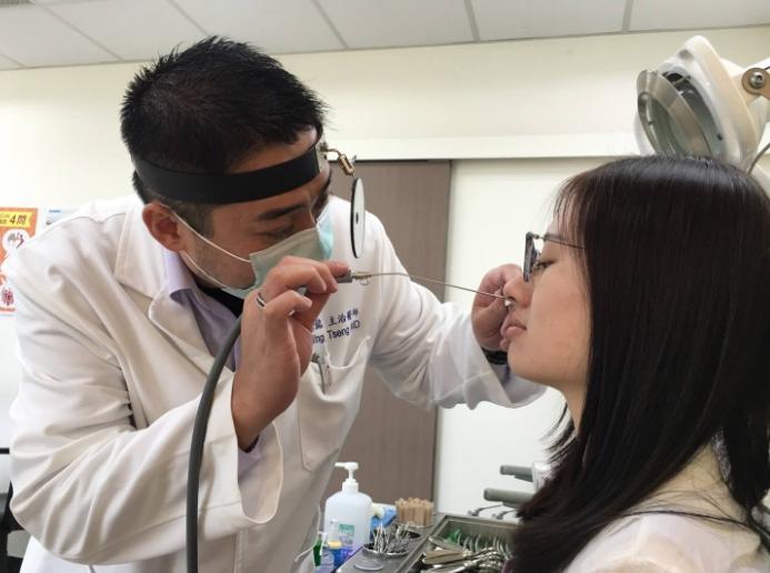 女儿耳朵进虫子,孩子耳朵里进虫子