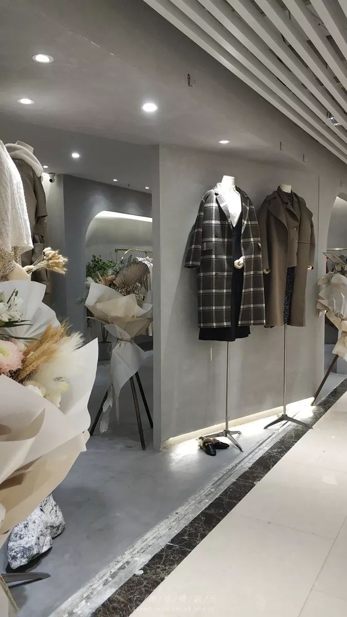 韩国东大门服装批发有几个大楼,广州韩国东大门服装批发拿货