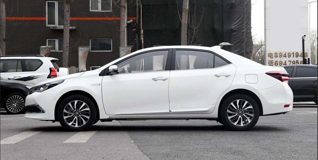 23款丰田卡罗拉双擎7天电瓶就亏电,卡罗拉双擎电瓶亏电后怎样充电