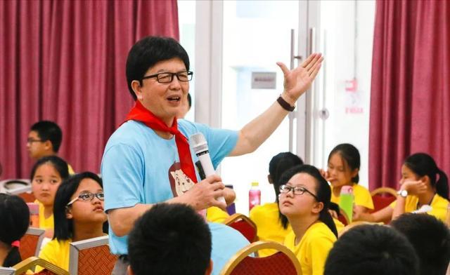 自我介绍7字口诀,自我介绍小金句让人一下记住