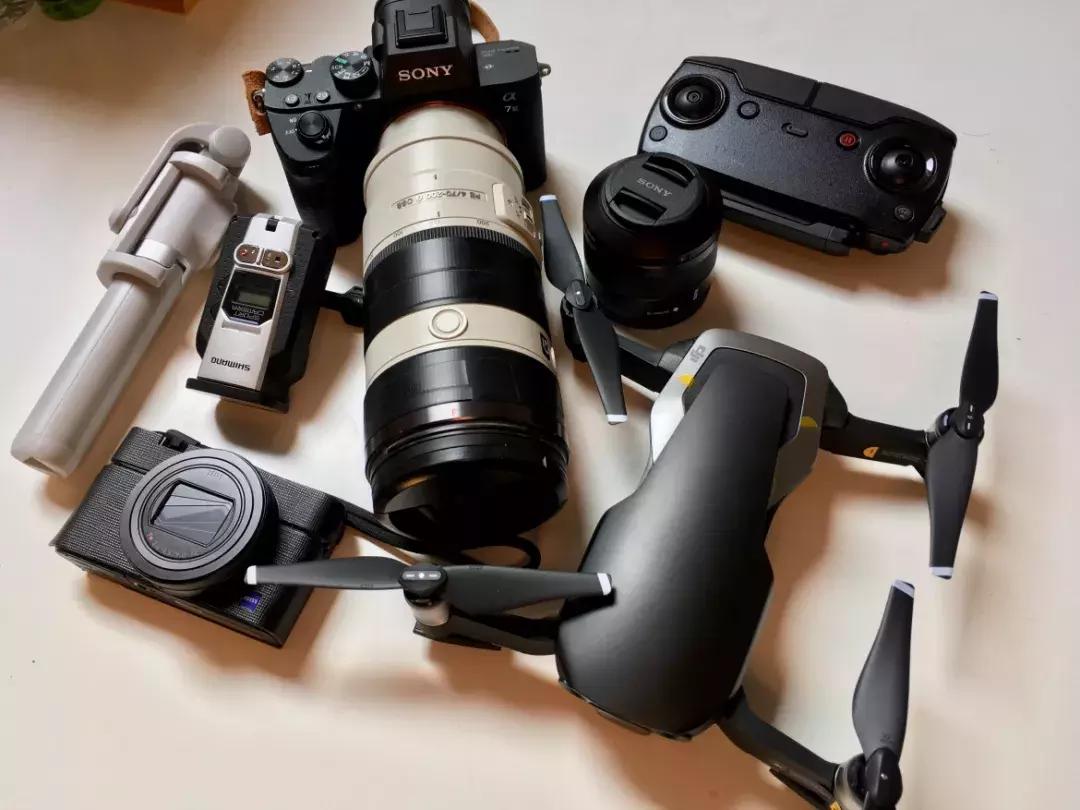 你们年纪轻轻的,不要碰这些东西,不然就像我一样