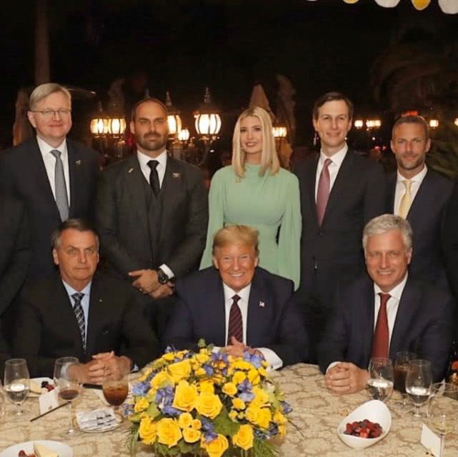 特朗普大几岁现任妻子伊万卡,特朗普的三任妻子伊万卡