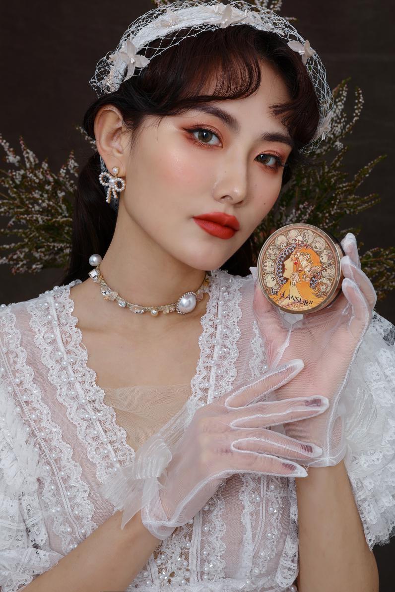 彩妆颜值经济持续升温，兰瑟独具一“色”迎风而上