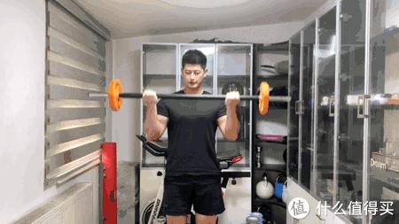 杠铃健身正确训练方法,新手健身怎样利用杠铃训练