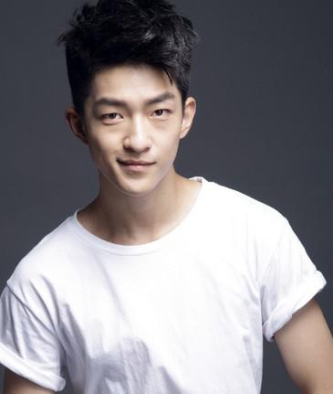 喜天影视旗下艺人屈楚萧,喜天影视破产