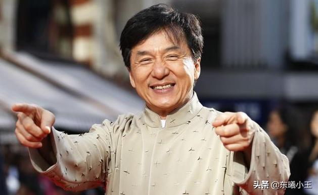 成龙脚疼坚持走路,成龙受伤后各界反应