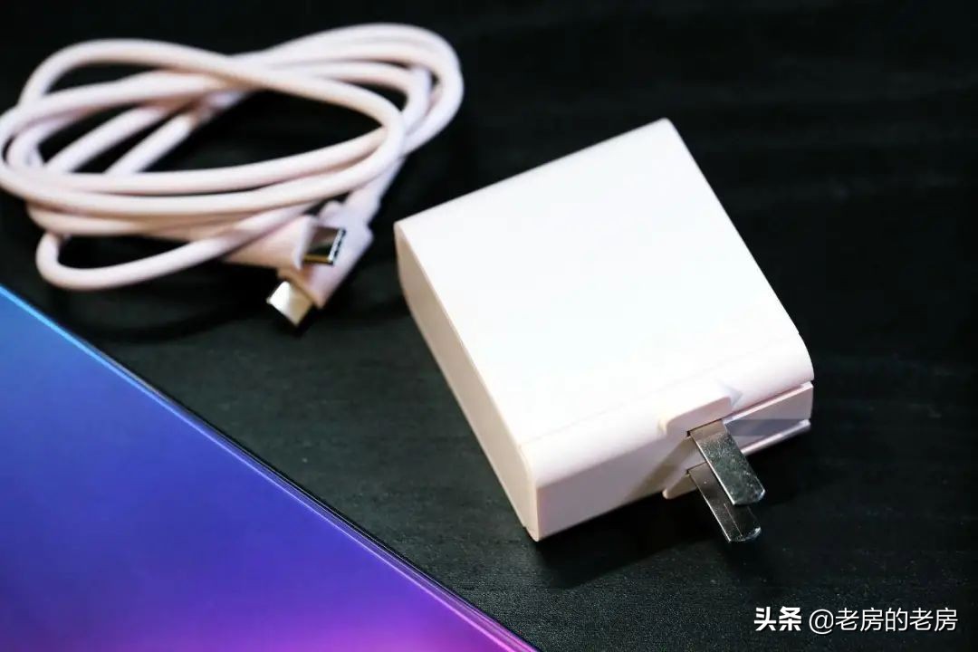 手机有哪些不可缺少的配件,能够提升手机使用感受的配件