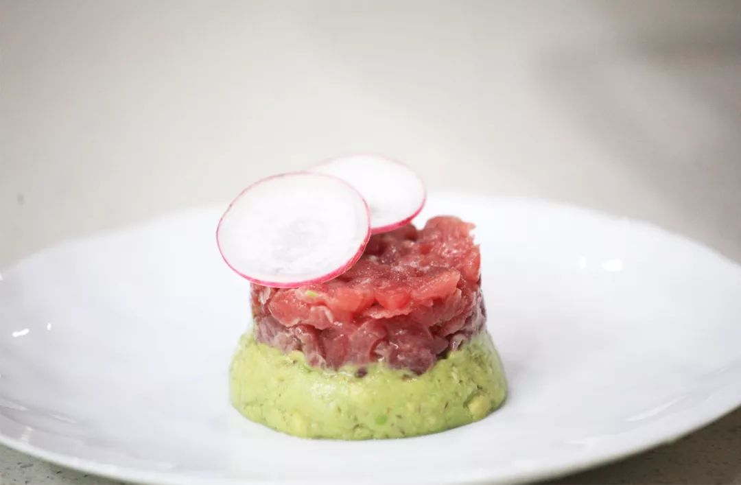 金枪鱼牛油果塔塔的做法,金枪鱼塔塔做法步骤