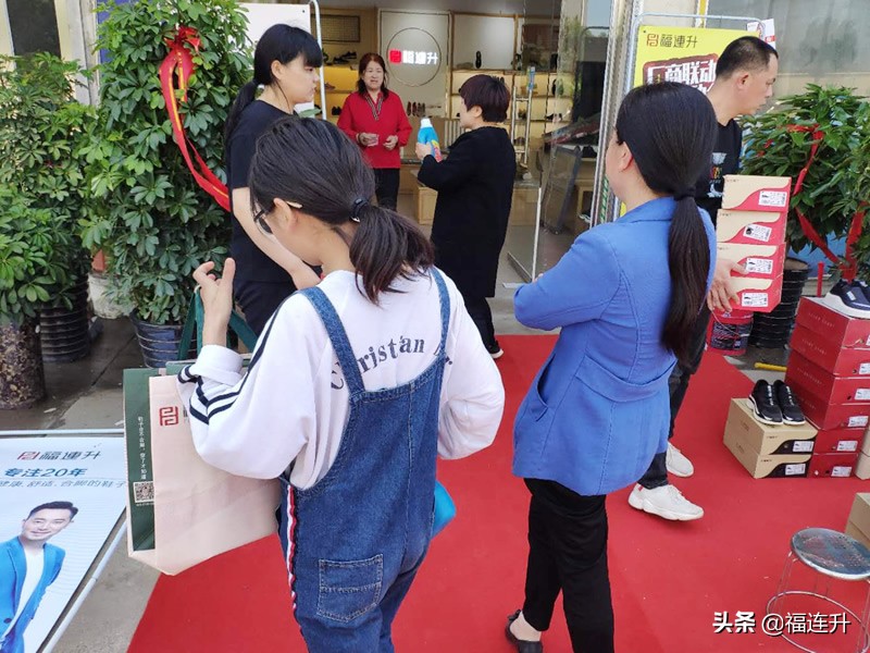 鞋店销售的基础技巧你需要把握