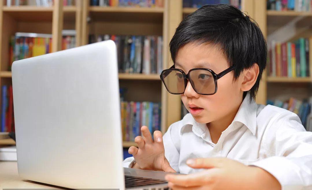 孩子视力5.0散光0.5需要佩戴眼镜吗,孩子视力5.1但是检查是近视