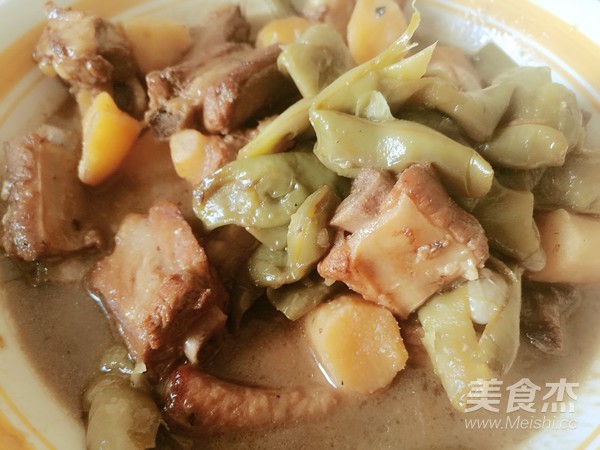 炖排骨之前需不需要把肉先炒一下,炖排骨别再直接焯水教你一招不硬