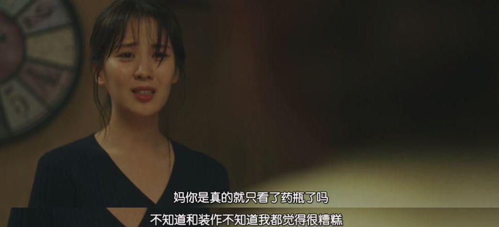 韩国女团两位成员,2个韩国女团练习生一前一后跳舞