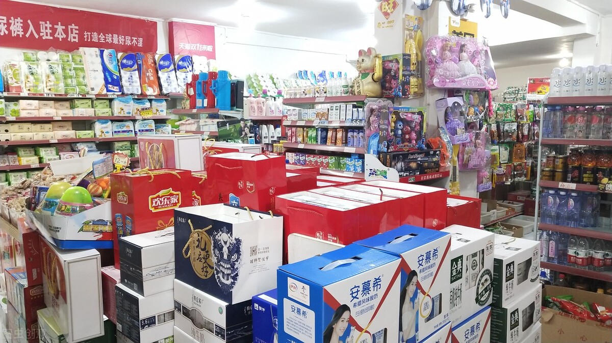 超市卖一桶桶装水利润,超市靠50瓶矿泉水一年挣150万