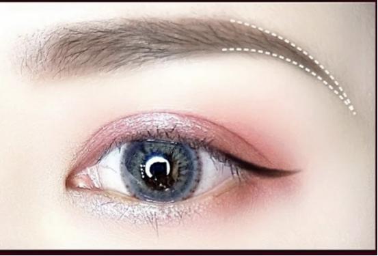 一字眉眉形的画法,一字眉用什么眉形好看