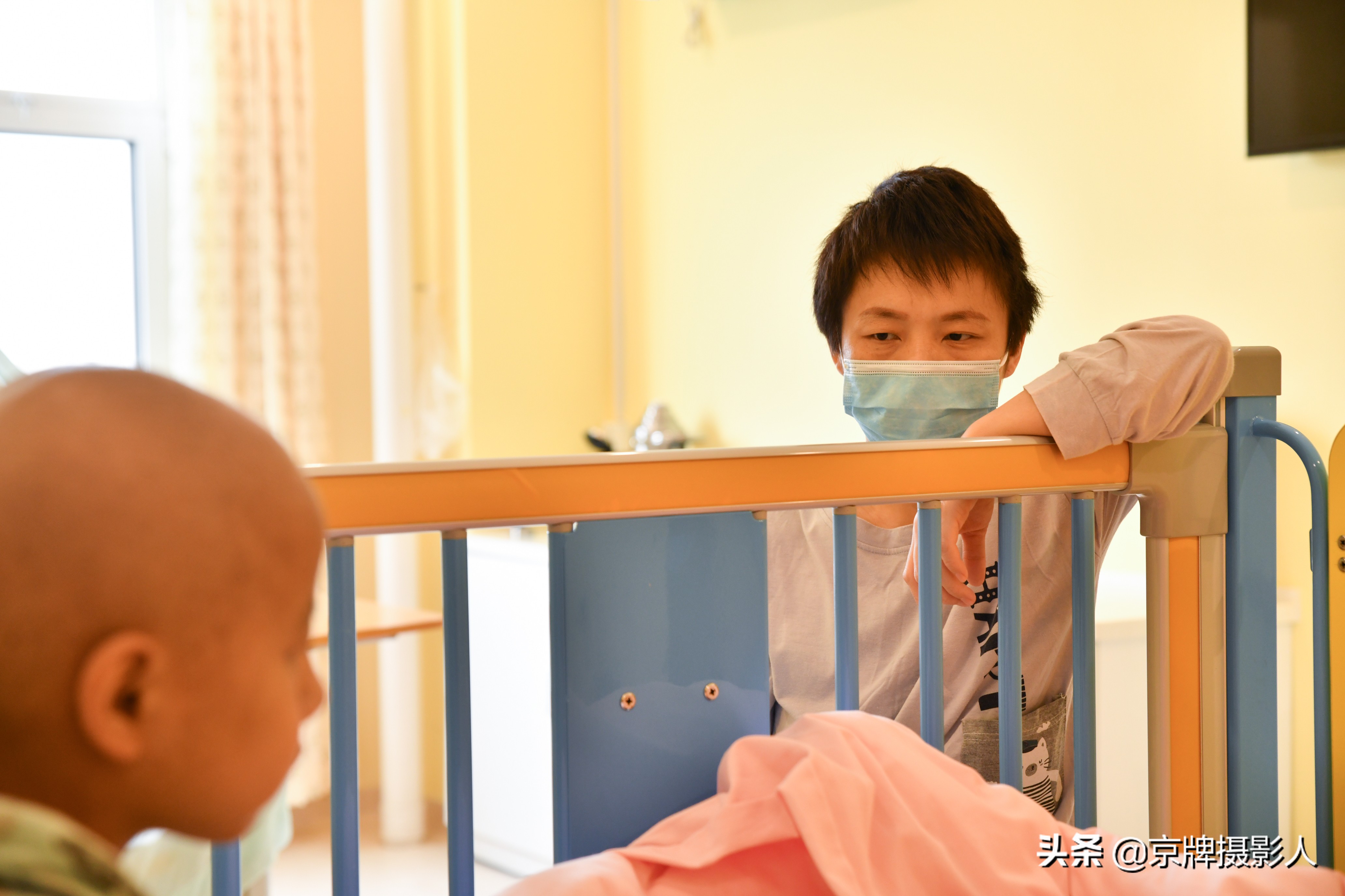 宝宝过敏挠痒,宝宝皮肤过敏需要即刻去医院吗