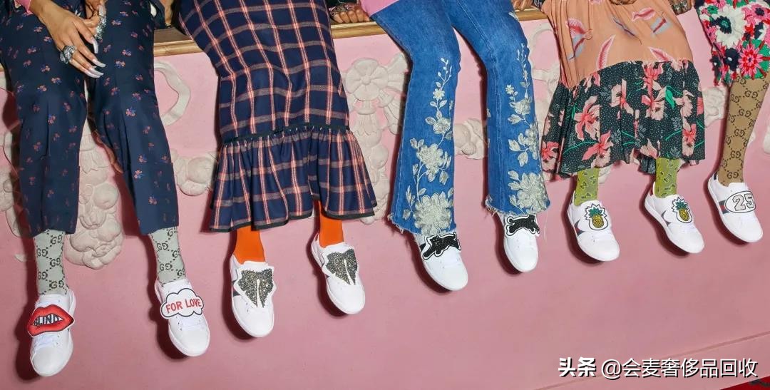 一双新鞋子的视频,一双好舒服的鞋子