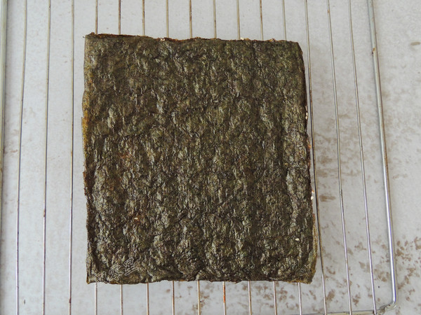 海苔好吃价格贵，教您1招，1块紫菜能做5包，质地脆嫩好解馋