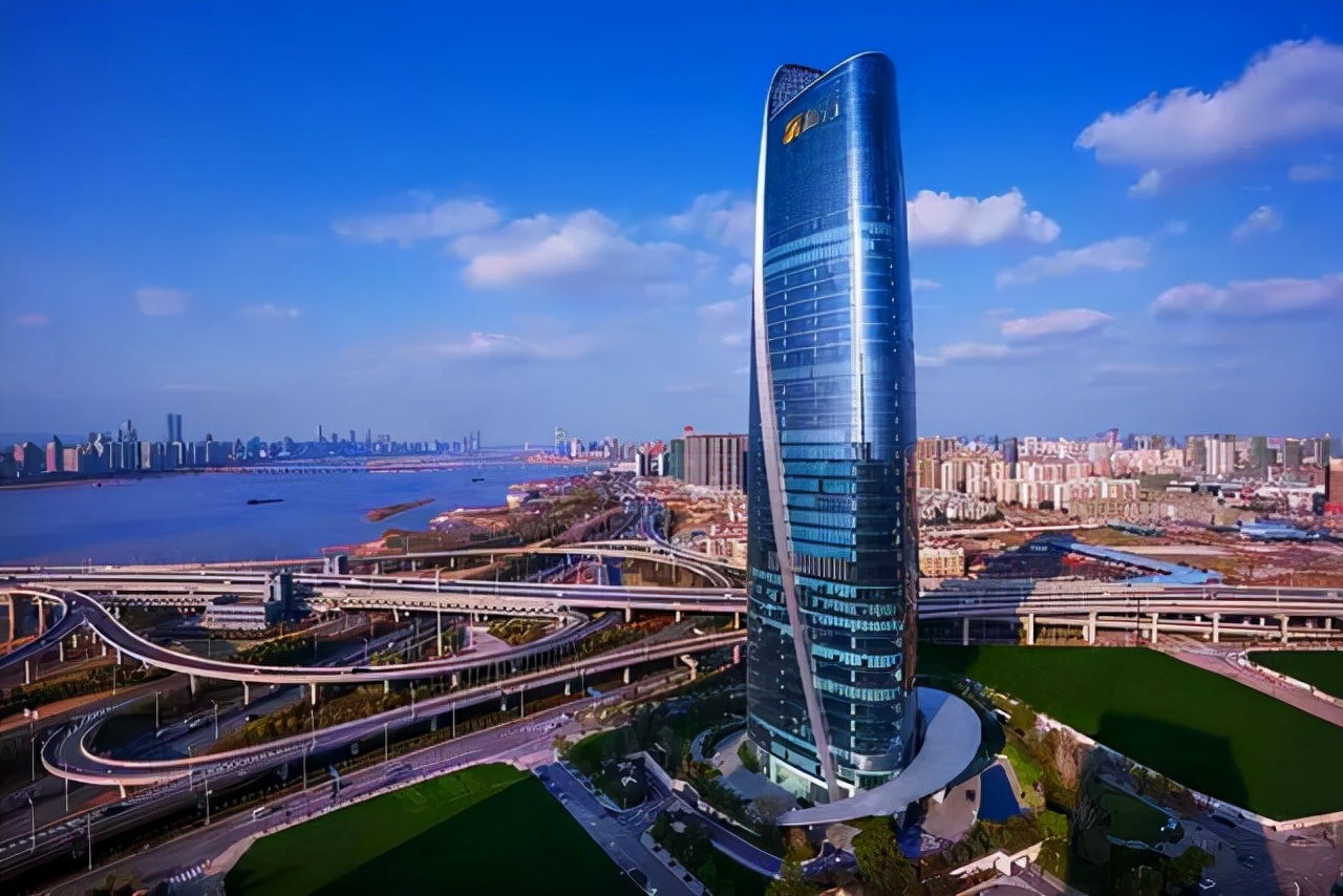 独家：他是富力地产营销总监20年前就来了对公司的忠诚度很高