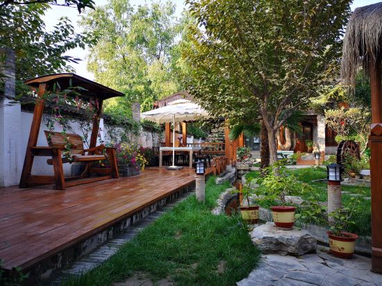 来袁家村花田月下住民宿，咥陕西美食、泡酒吧，逛民俗！