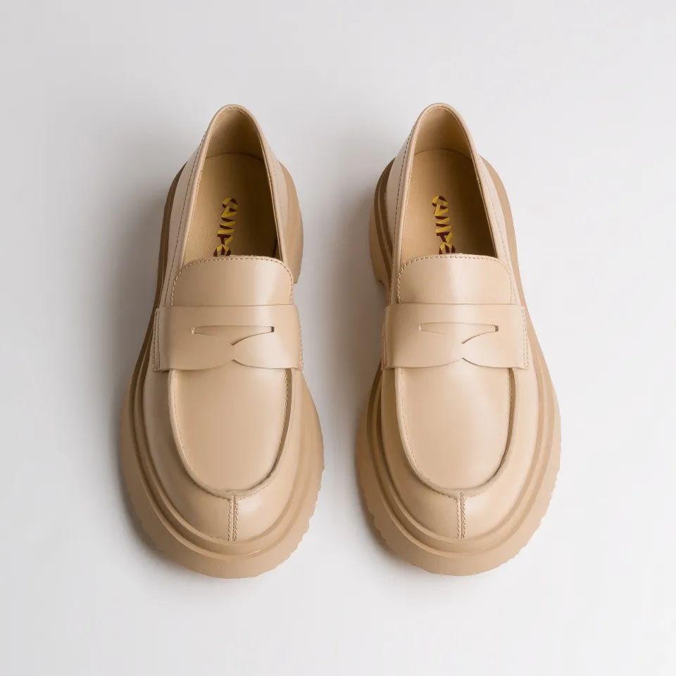 有买鞋焦虑的人看看它，让你的脚趾头也能穿上「极简」和「先锋」