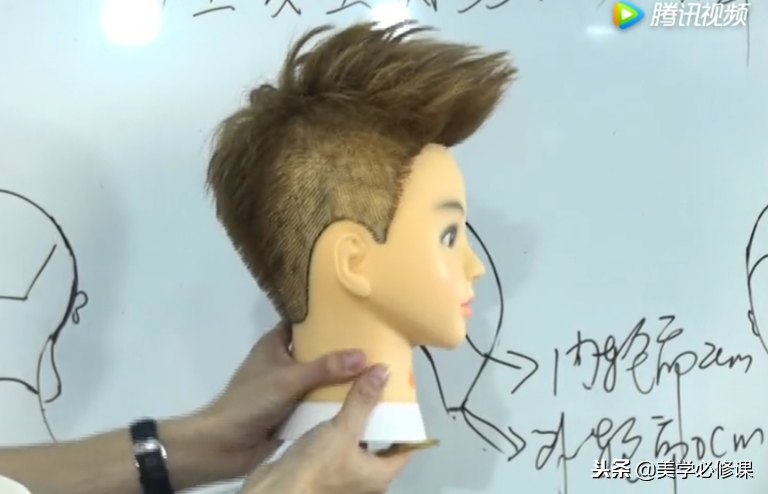 侧背头男发型剪发教程手法,韩式男士飞机头吹风教程