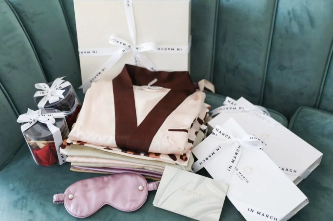 宅家必备的高颜值睡衣,夏季必备真丝枕套