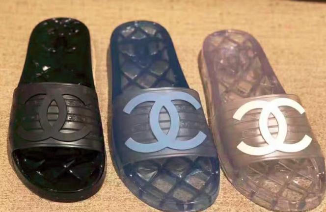 香奈儿拖鞋向太多少钱,香奈儿最贵的拖鞋