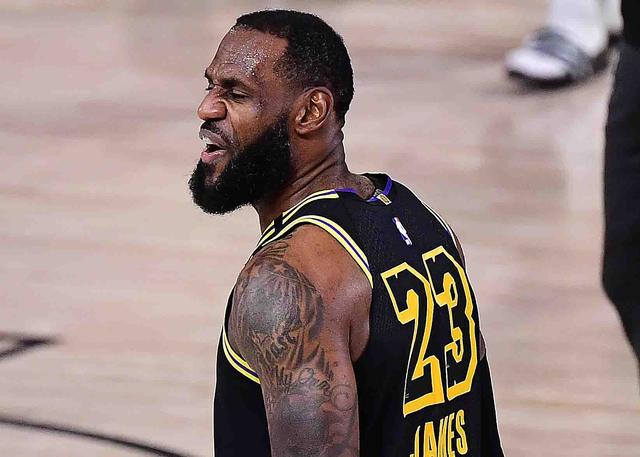 3850万真白给,15中4还有7个失误,正负值-14