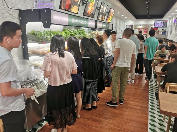 麻辣烫杨国福和张亮哪个便宜,麻辣烫杨国福和张亮什么关系