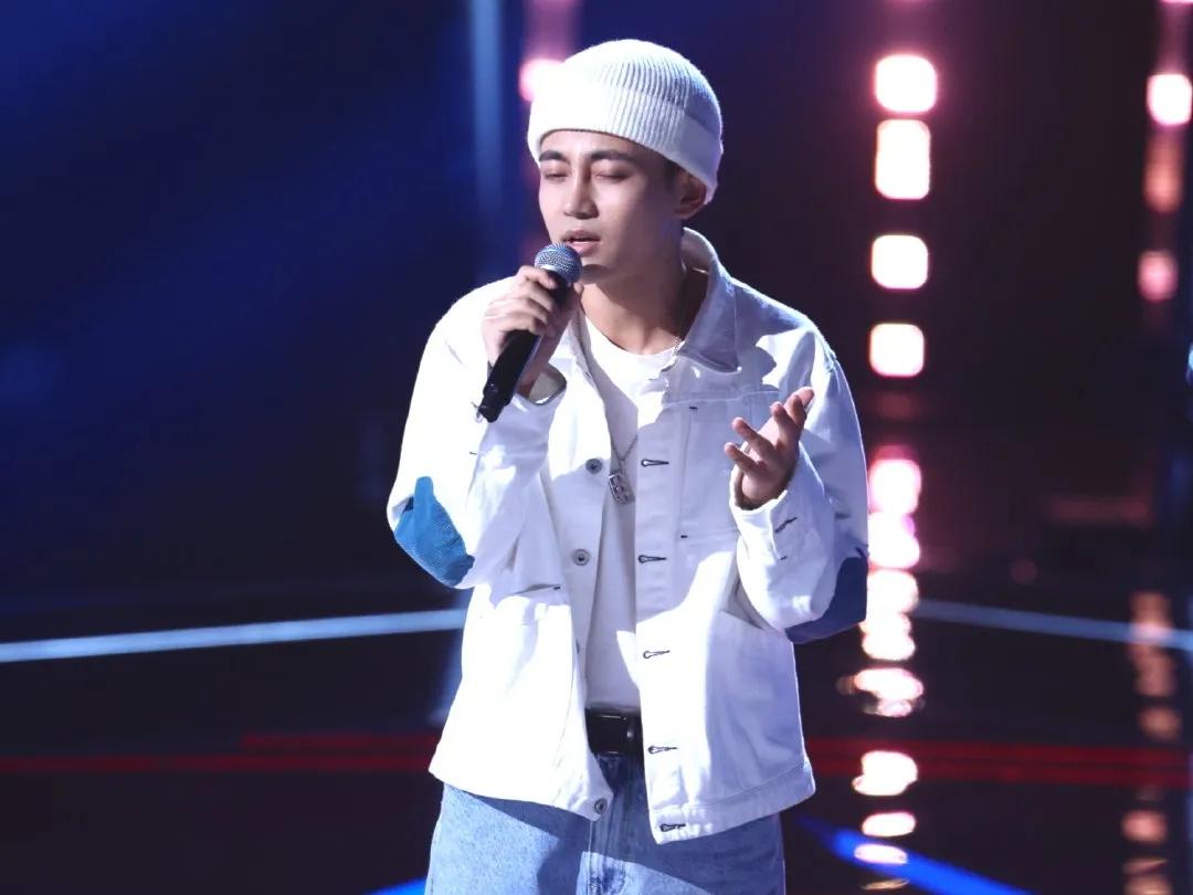 中国好声音2021张露馨pk曾溯恕,中国好声音2021曾朔硕盲选