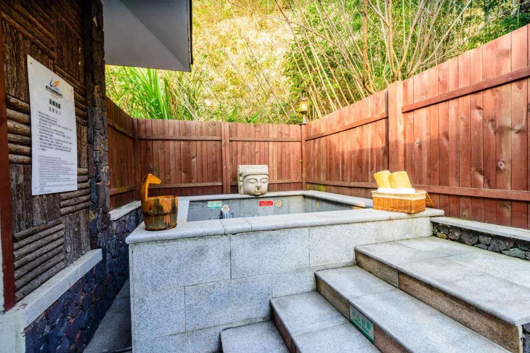 咸宁9月份适合去泡温泉么,泡温泉的旅游地方