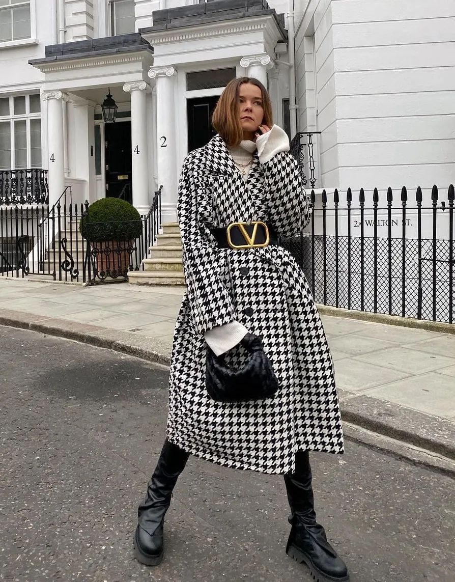 墨绿色格纹大衣怎样搭配好看,短款格纹毛呢大衣的搭配方法