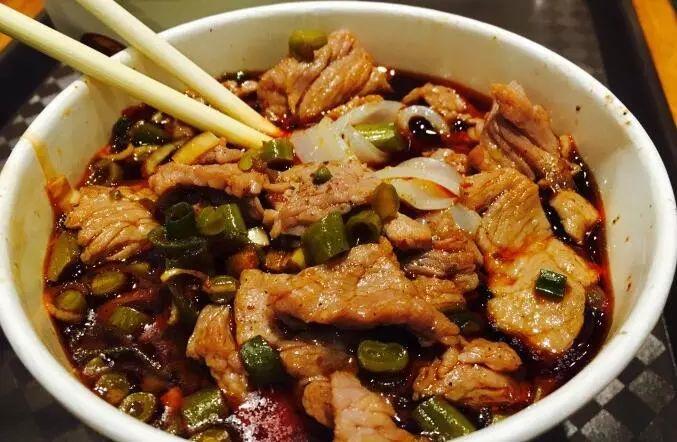 爱吃米粉的有福了，武汉生烫牛肉粉推荐