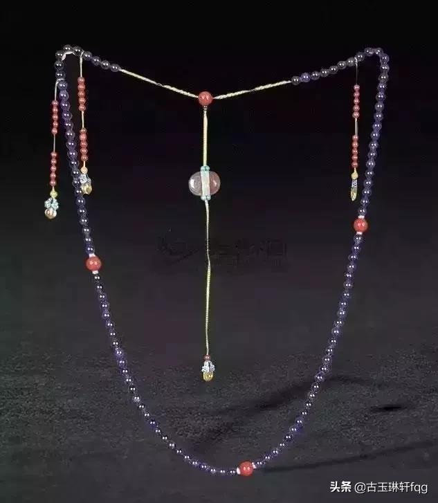 皇上身上的朝珠多少钱,皇帝的天价宝贝电视剧