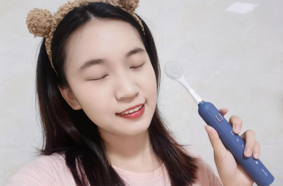 做一个爱笑的女人吧,做一个爱笑的姑娘吧