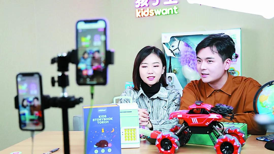 南京亮出年中答卷gdp同比增长22%,南京上半年gdp增速